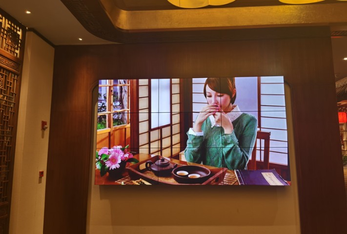 深圳羅湖某會(huì)所-55寸液晶拼接屏