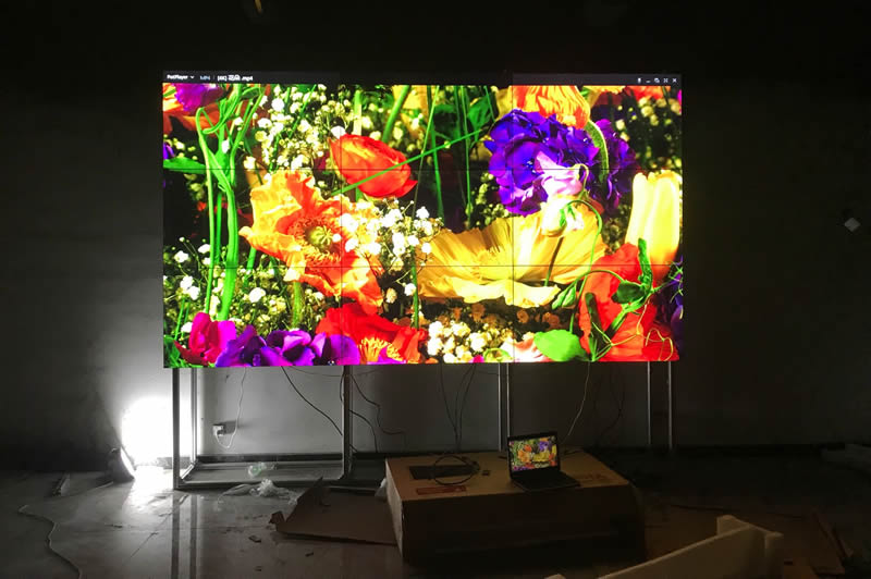 超窄邊55寸液晶拼接屏進駐福建省南平市某技術(shù)學(xué)院